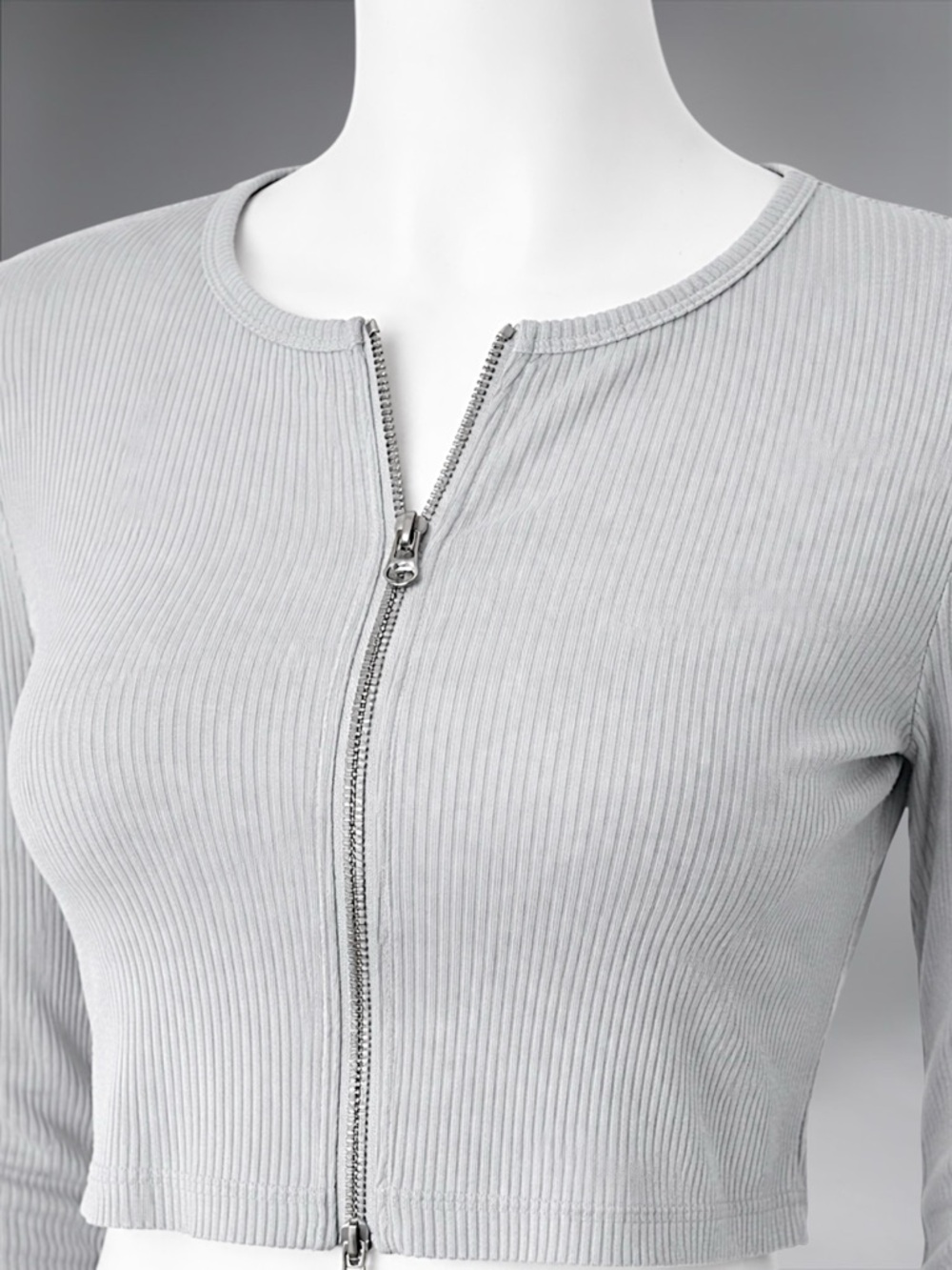 Cropped Ribbed Zip-front Top in Light Gray - Picture 11 of 14